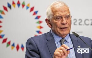 Боррель вважає, що ЄС не має повністю забороняти видавання віз росіянам
