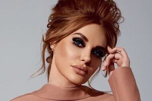 Каминская: Выгуляла свой любимый купальник на Северном море