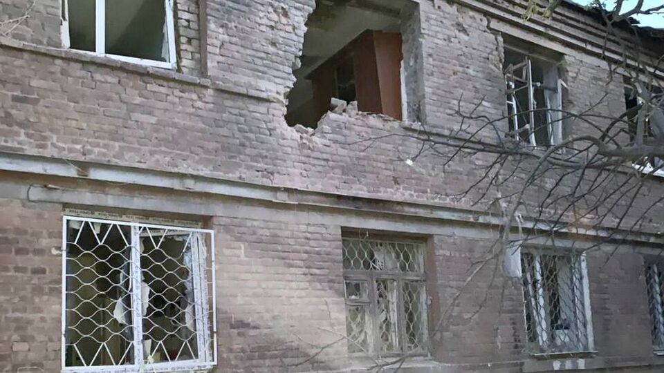 Двоє людей постраждали внаслідок нічного обстрілу Нікополя
