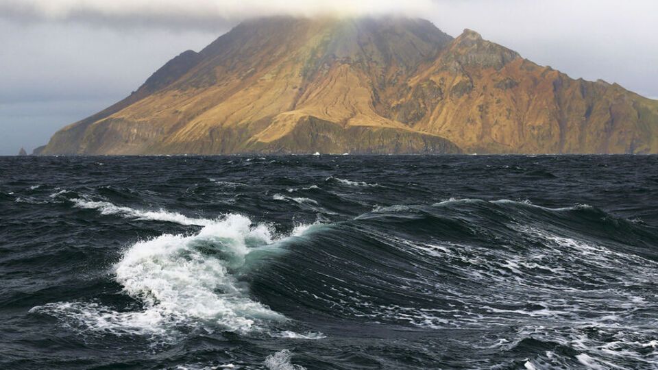 Япония считает Курилы своими территориями, оккупированными СССР, и добивается возвращения островов под юрисдикцию Токио