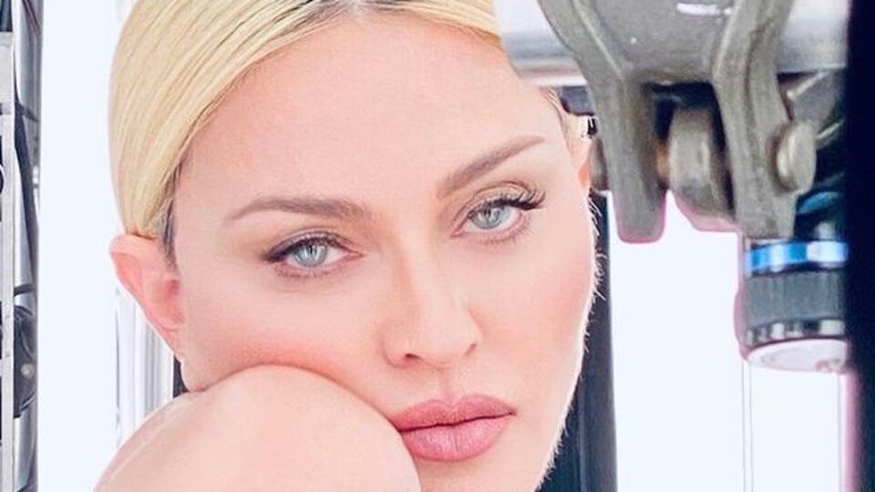 Мадонна зняла фото з мінімумом макіяжу
