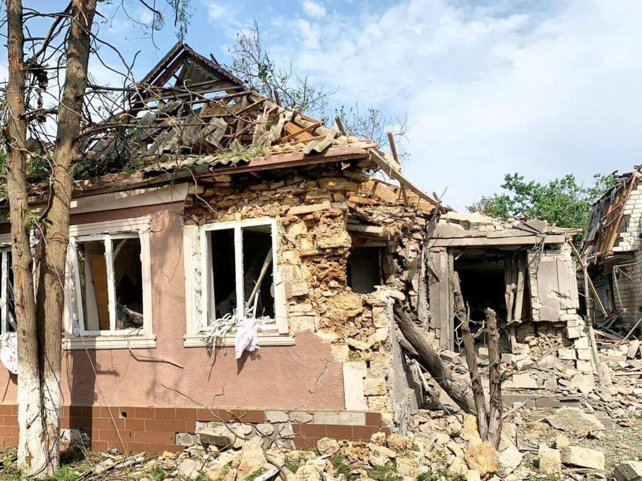 Унаслідок обстрілів постраждали житлові будинки та інші господарські споруди