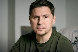 Подоляк нагадав, що Росія знищує міста в Україні й шантажує інші країни