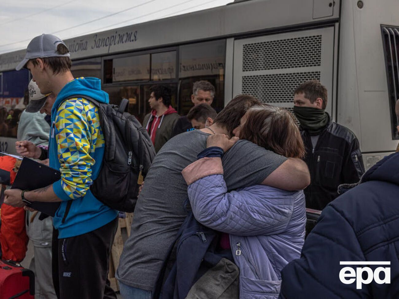 В августе с оккупированных территорий эвакуировались 63 тыс. человек