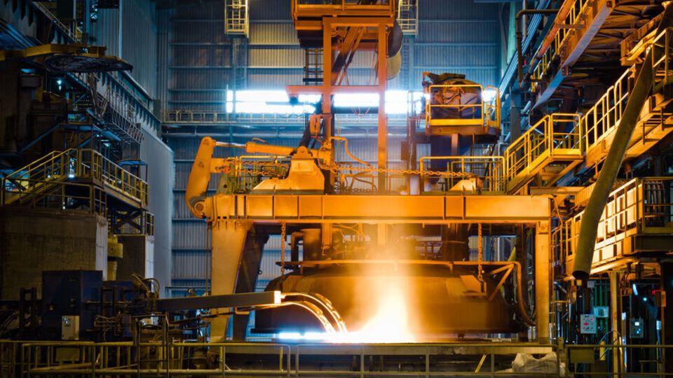 Чтобы преодолеть кризис, горно-металлургический комплекс нуждается в государственной поддержке, пишет Delo.ua