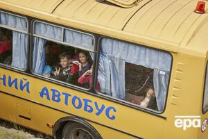 Евакуаційний автобус із дітьми