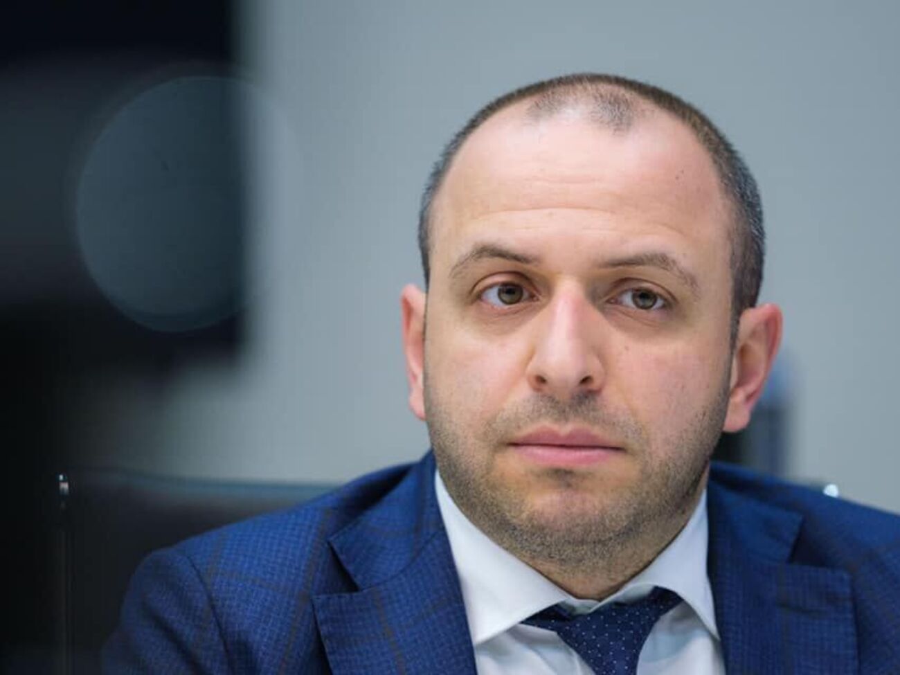 Умєров – народний депутат України IX скликання, заступник голови постійної делегації в ПАРЄ, співголова депутатського об'єднання "Кримська платформа"