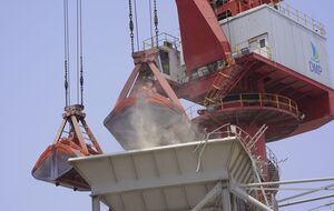 Украина продолжает спасать мир своим зерном, отметил Зеленский