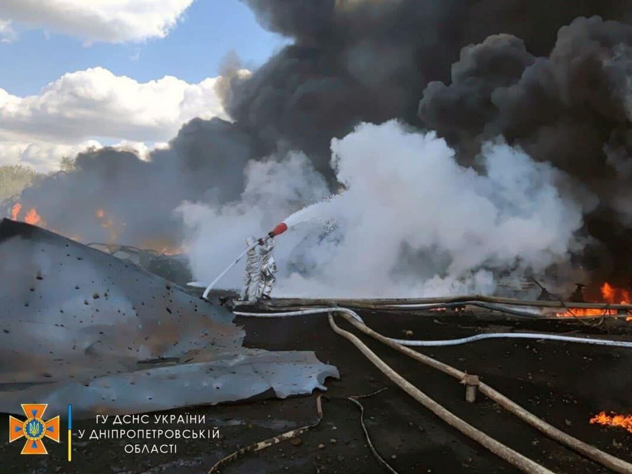 Нефтебаза загорелась в результате российского ракетного удара