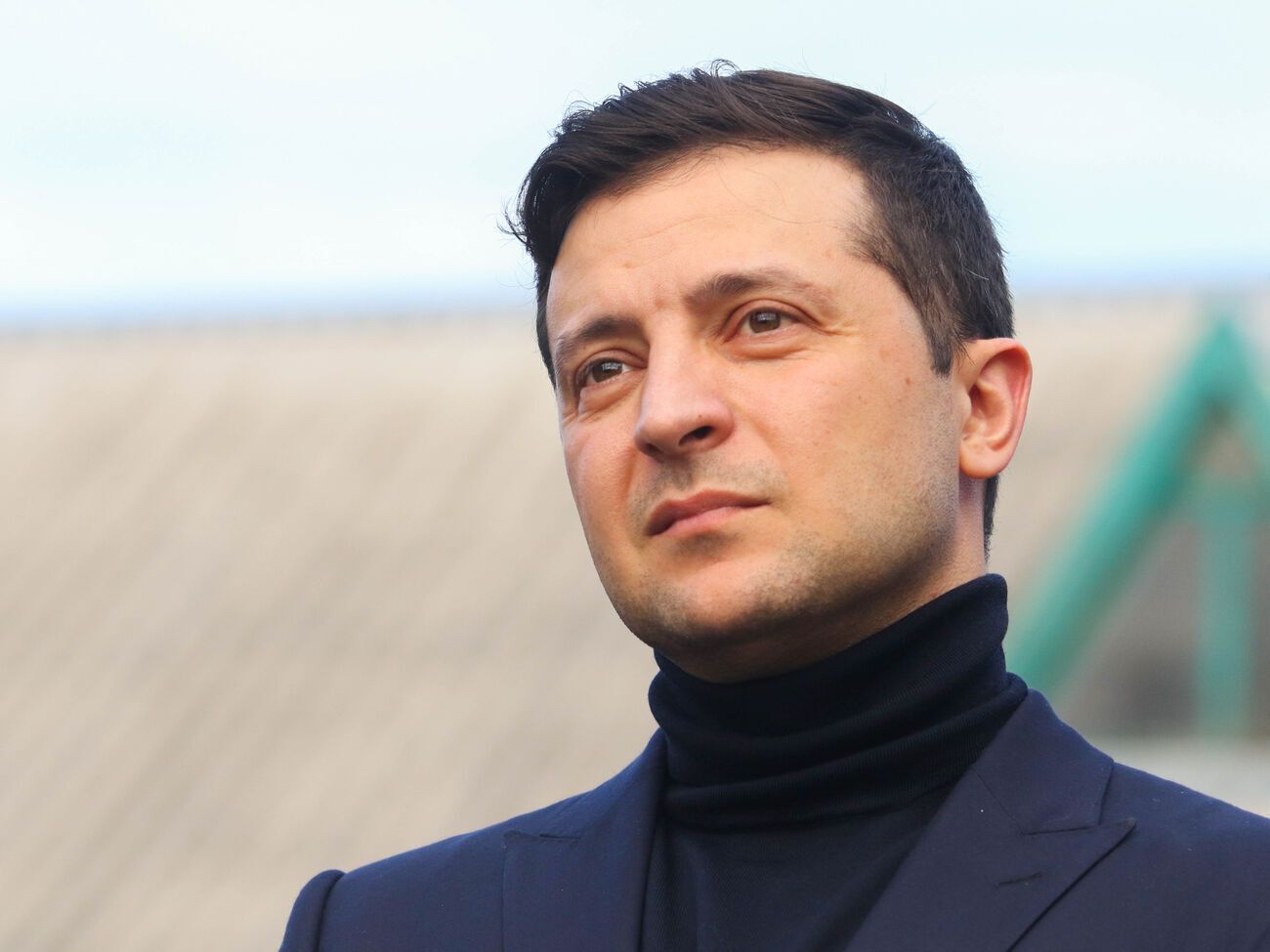 Украинцы во главе с президентом страны Владимиром Зеленским заслуживают получить премию Сахарова, считают В ЕНП