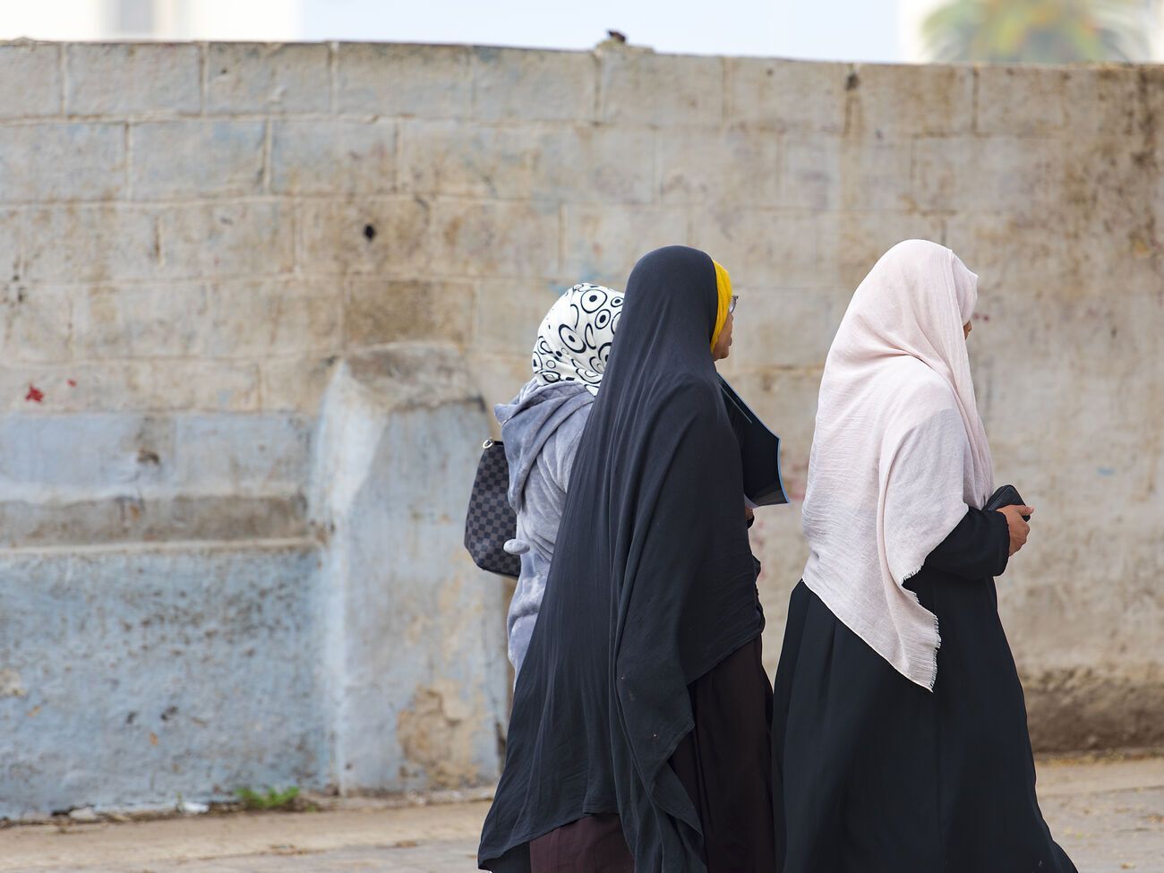 Президент страны ужесточил закон о правилах ношения хиджаба