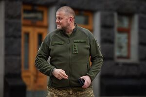 У статті Залужного (на фото) та Забродського оприлюднили підтвердження, що за вибухами у Криму стоїть Україна