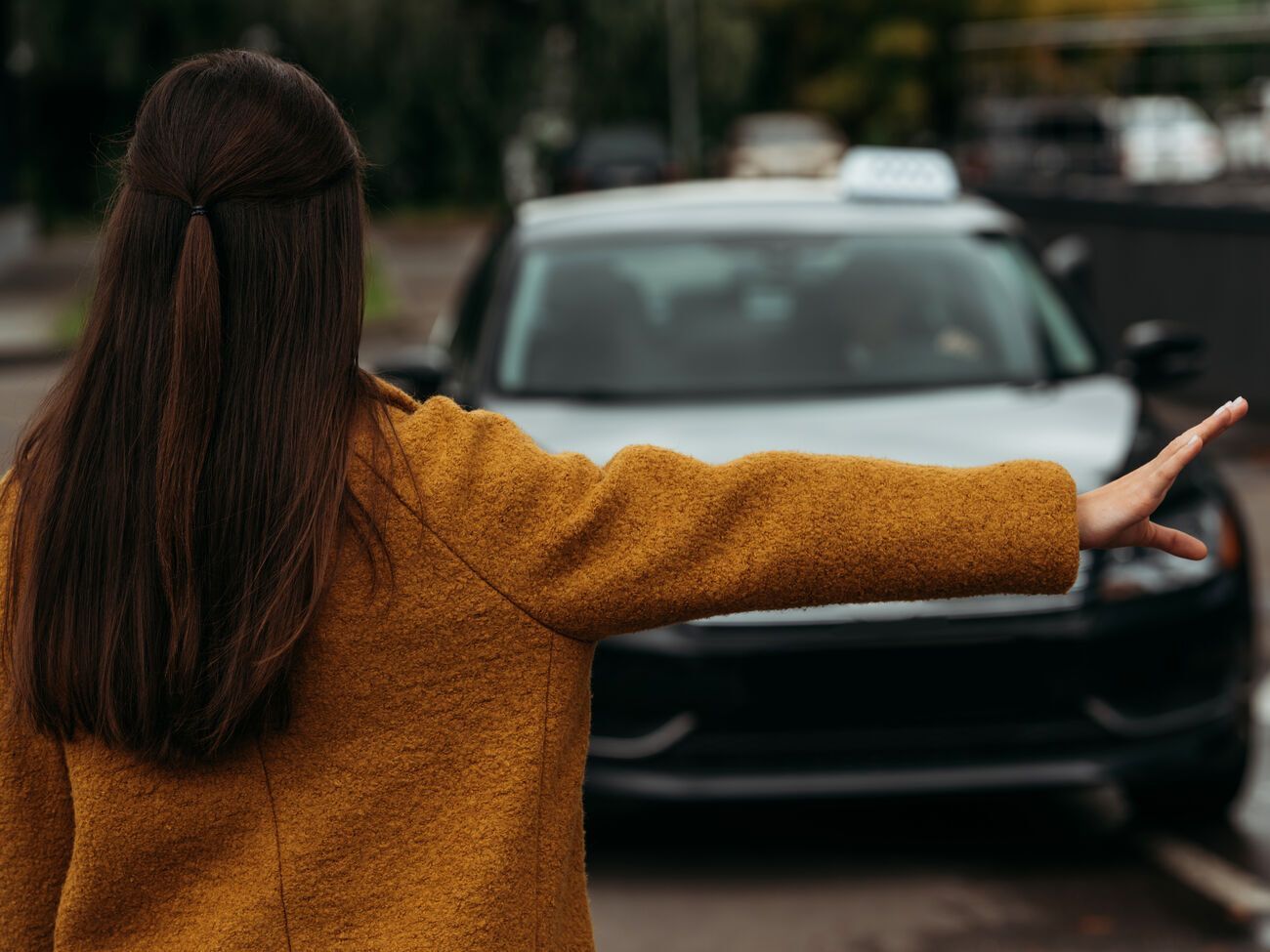 Офис языкового омбудсмена получил ряд жалоб на службы такси