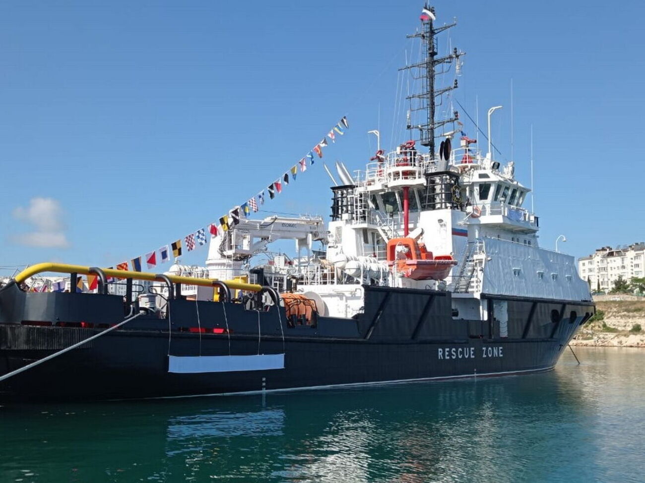 О поражении буксира "Василий Бех",&nbsp;который вез на украинский остров Змеиный оккупантов и вооружение, сообщил 17 июня пресс-центр ВМС ВСУ