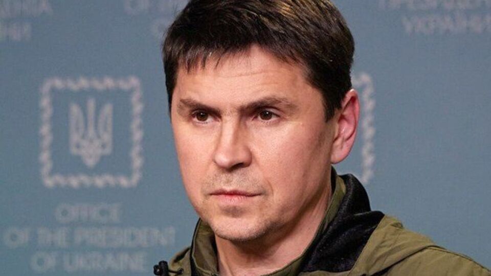 Подоляк советует россиянам заняться подготовкой честных выборов в РФ, а не псевдореферендумов в Украине