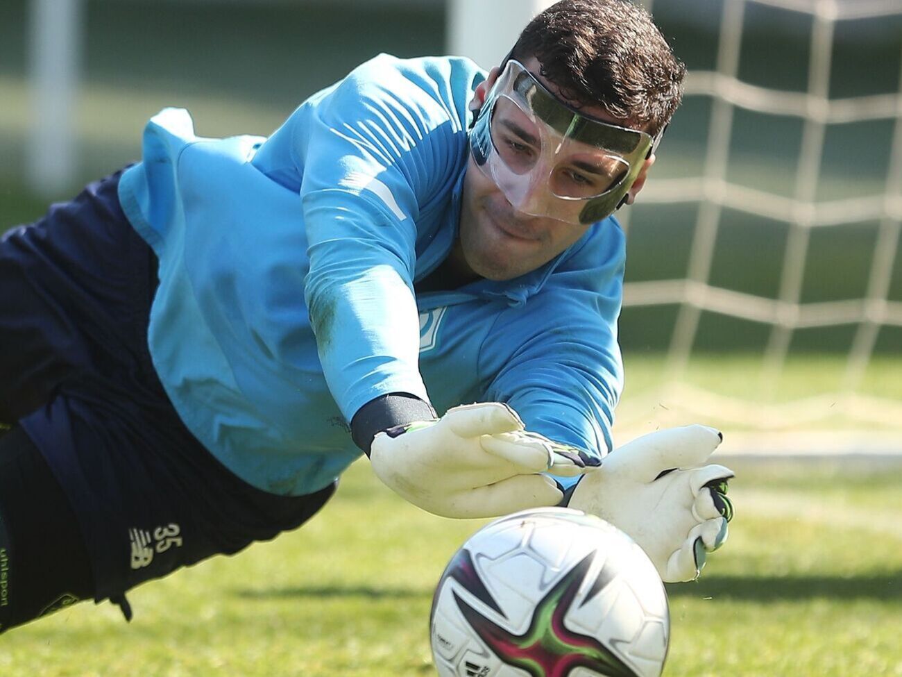 Нещерет не полетел в Стамбул с "Динамо", сломав нос во второй раз с начала года