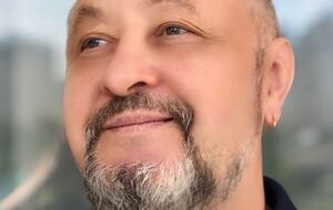 Путин уже немало сделал, чтобы стать могильщиком РФ. Осталось только запустить процессы распада России и гражданскую войну