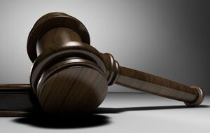 Суд арестовал активы компаний по продаже косметики и парфюмерии, которые уклонялись от налогов