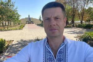 В Совете Европы появилась контактная группа по Беларуси. Именно сейчас нужно усилить давление на Лукашенко, чтобы его режим прекратил существование