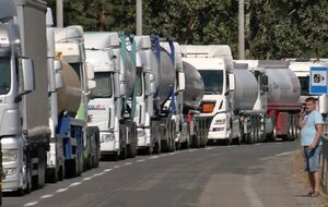 Водители фур сутками стоят в очереди на границе с Польшей