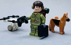 Автор фигурок таким образом хочет поддержать украинских аэроразведчиков на войне