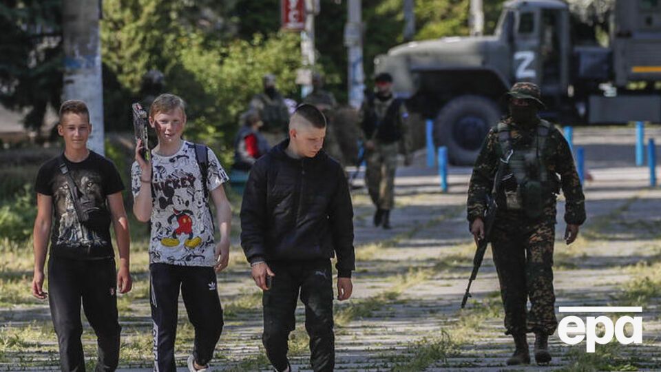 Окупанти можуть використовувати дітей у Херсонській області як живий щит, попереджає Міноборони