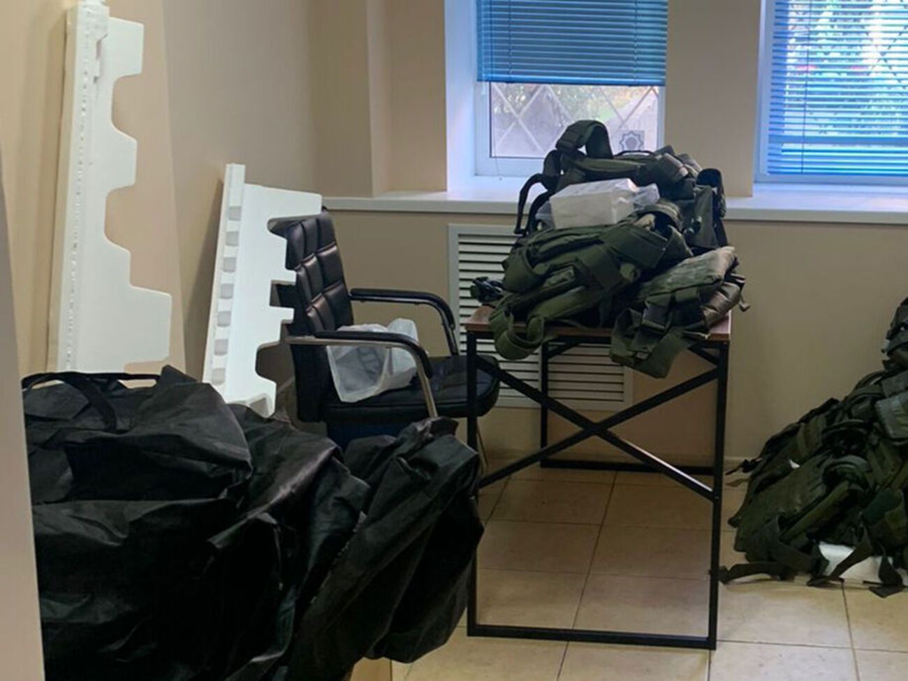 Главе благотворительной организации сообщили о подозрении в продаже гуманитарной помощи