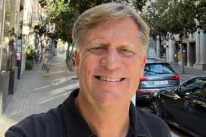 Действия российской армии на поле боя отпугивают страны мира от предоставления РФ помощи, отметил Макфол