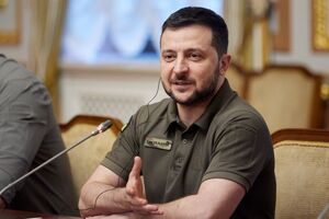 Зеленский поблагодарил украинских военных и спецслужбы "за каждый украинский флаг, который был установлен в эти дни"