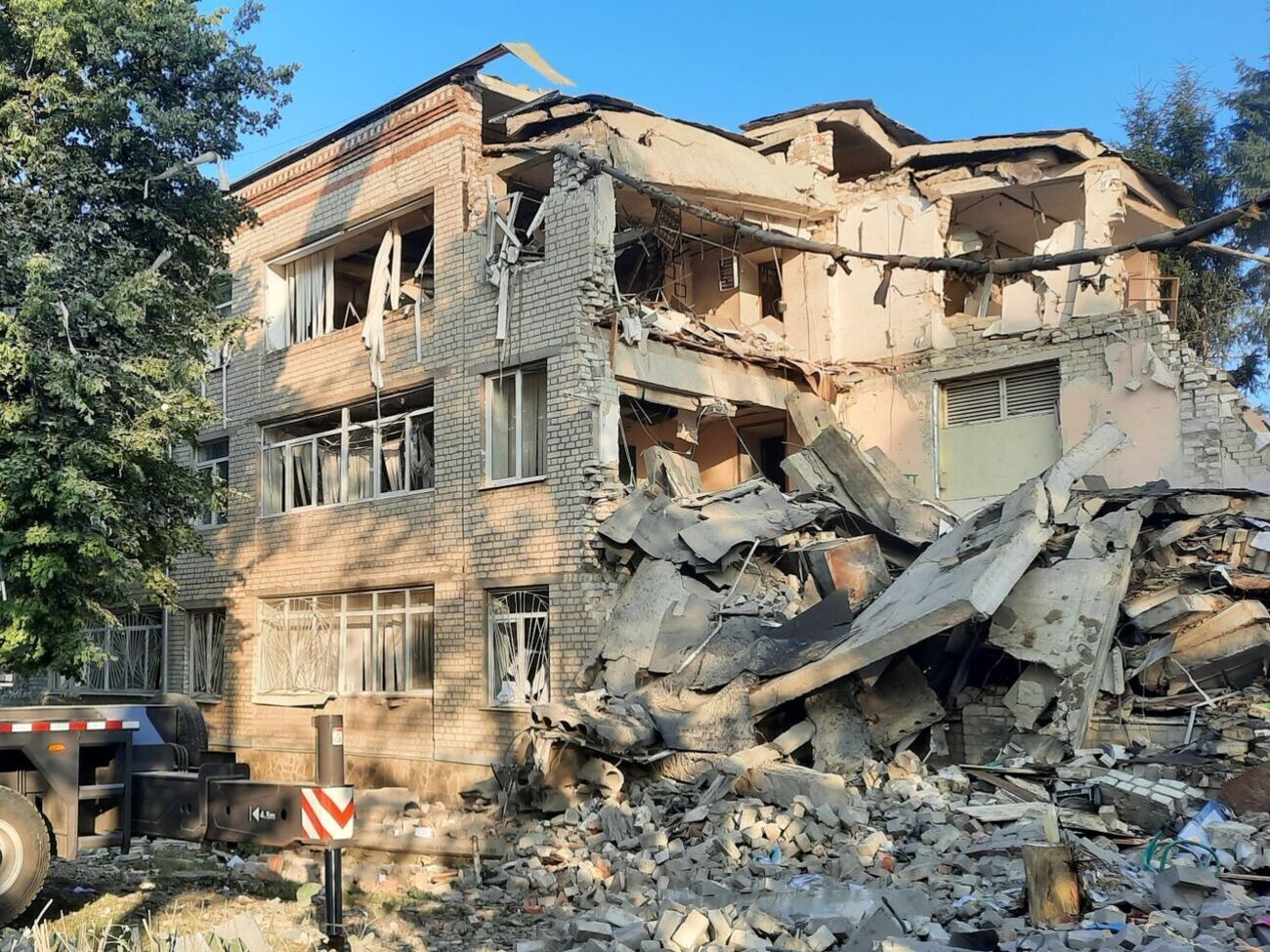 В Харьковской области повреждены обстрелами 2788 многоэтажек и 4460 частных домов, отметил Тимошенко