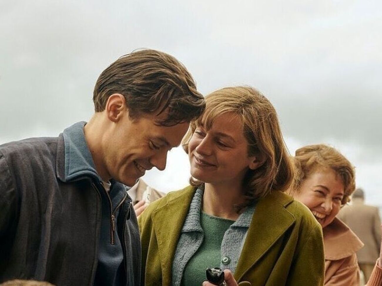 Герой Стайлса скрывает свою гомосексуальность, встречаясь с девушкой