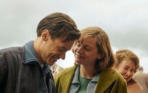 Герой Стайлса скрывает свою гомосексуальность, встречаясь с девушкой