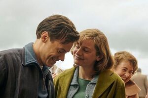 Герой Стайлса приховує свою гомосексуальність, зустрічаючись із дівчиною