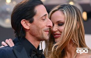 О романе Броуди и Чапман стало известно в феврале 2020 года