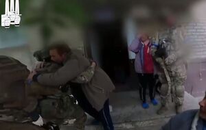 Жительницы Балаклеи обнимали украинских военных, которые зашли в город