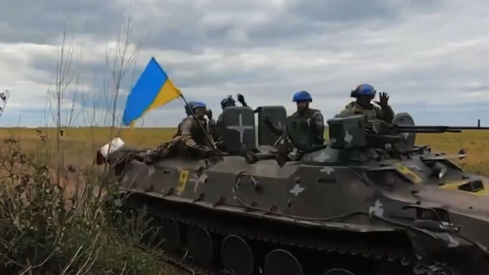 Залужный показал украинских защитников, освобождающих населенные пункты от оккупантов