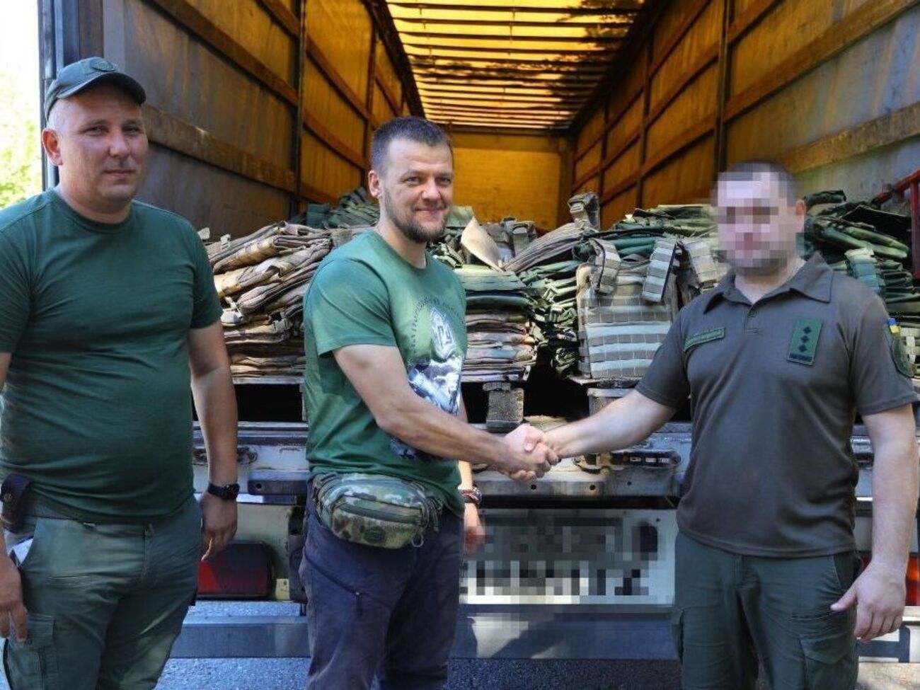 Загалом бійці Нацгвардії України Південного оперативно-територіального об'єднання отримали 7200 бронежилетів класу захисту 4+