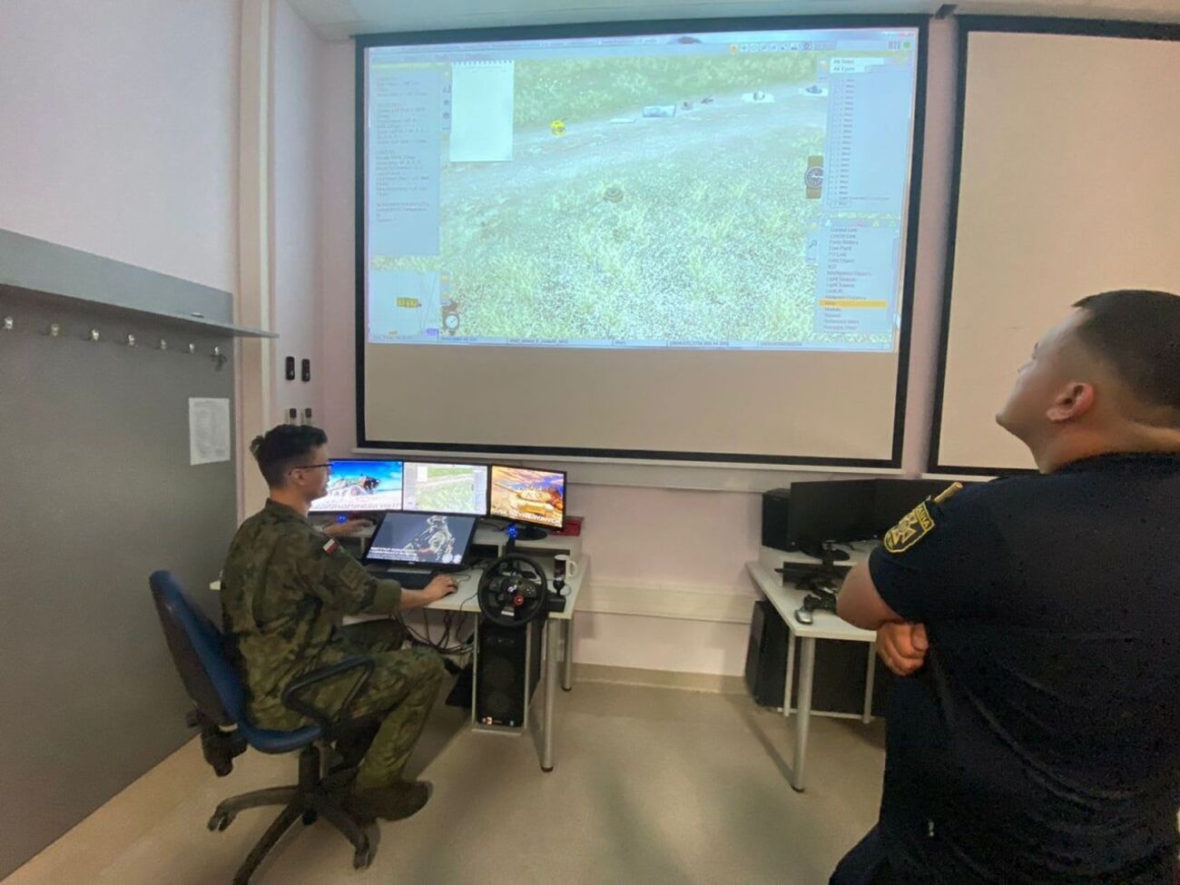 За даними Єніна, через вибухонебезпечні предмети потенційно небезпечна територія в Україні становить приблизно 185 тис. км&sup2;