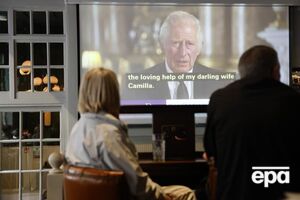 Обращаясь к британцам, Чарльз попрощался со "своей дорогой мамой"