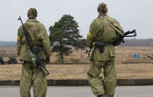 Значительная часть выживших десантников находится в крайне тяжелом состоянии, отметили в украинской разведке