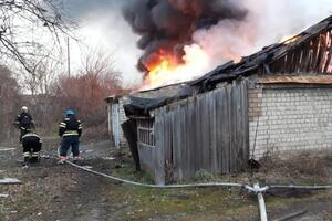 В Харьковской области в результате обстрелов со стороны российских войск возникли пожары