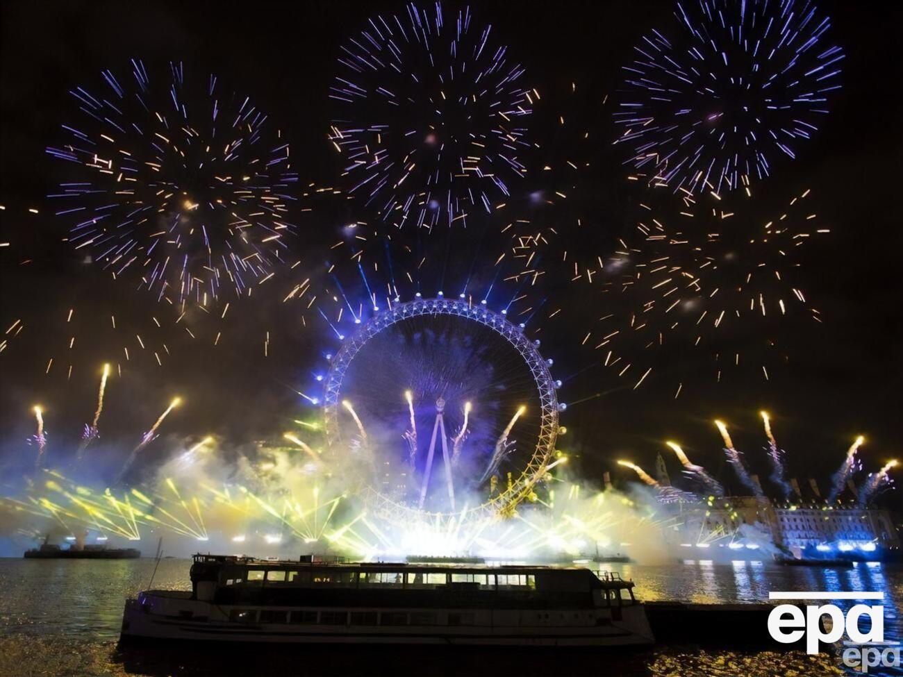 Шоу відбувалося на березі Темзи