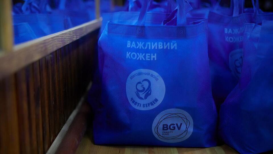 Наборы передают жителям четырех районов области