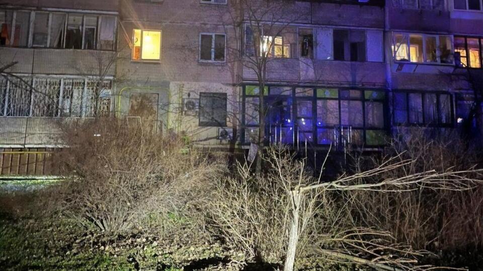 На месте падения обломков беспилотника оккупантов в Деснянском районе Киева есть пострадавший, отметили в КГВА