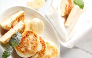 Сырники по рецепту Литвиновой выпекаются 30 минут