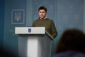 Україні затягувати війну невигідно, заявив Подоляк