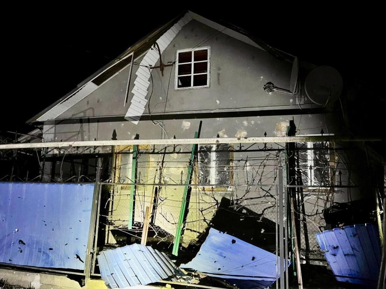 Российские снаряды повредили дома и предприятия