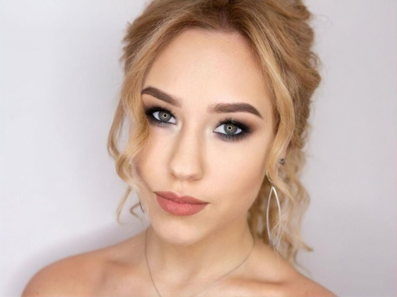 Квиткова:&nbsp;The days are cold and the cards all fold