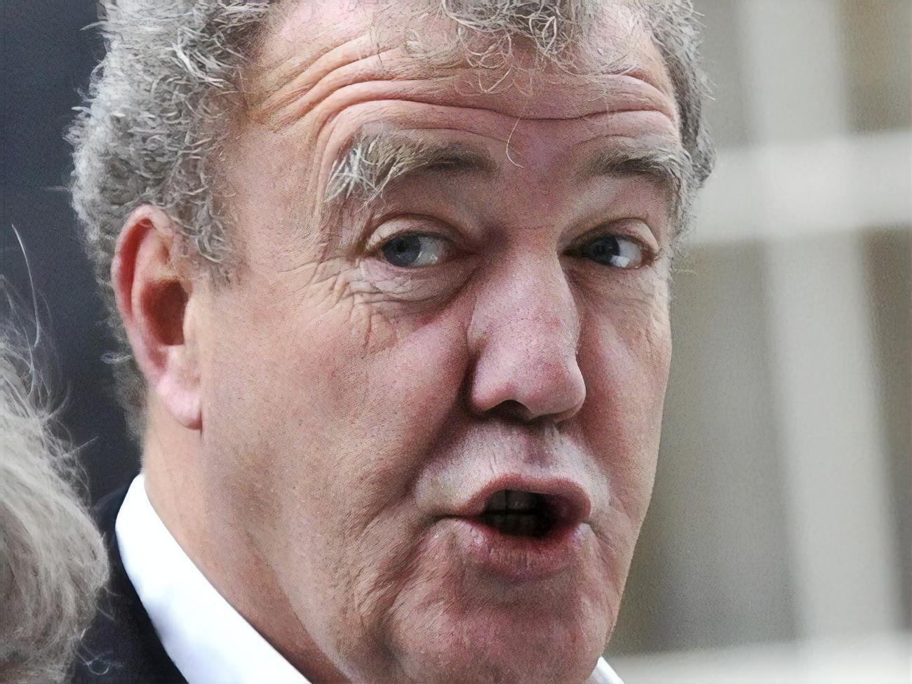 Кларксон стал популярен благодаря автомобильному шоу Top Gear на канале BBC