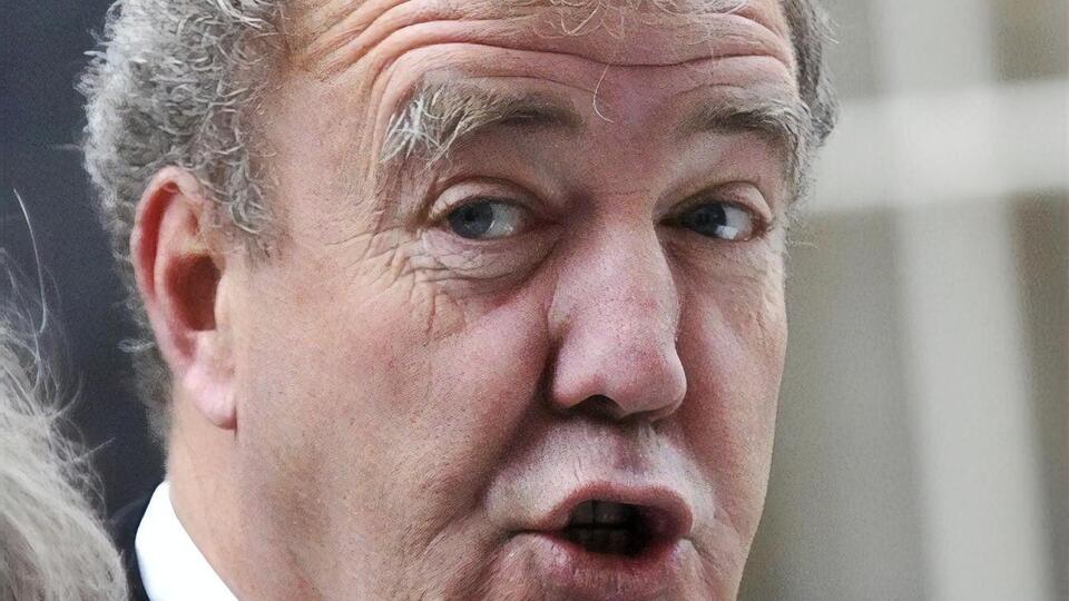 Кларксон стал популярен благодаря автомобильному шоу Top Gear на канале BBC